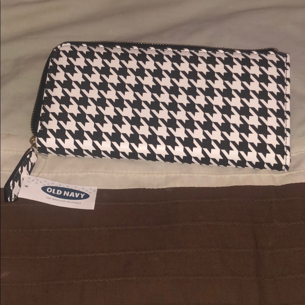 Houndstooth Wallet. Used once.
